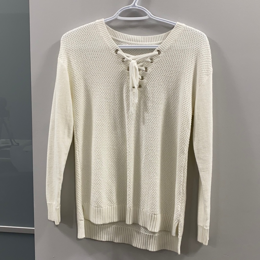 White Knitted V-neck Sweater